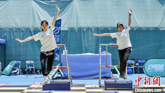 全国逾五十名运动精英在广州竞逐扁带公开赛，