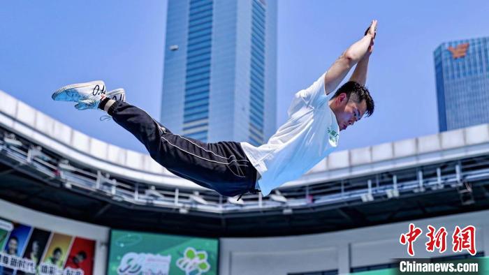 全国逾五十名运动精英在广州竞逐扁带公开赛，