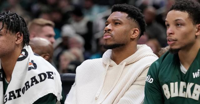 字母哥左膝伤情牵动雄鹿赛季命运