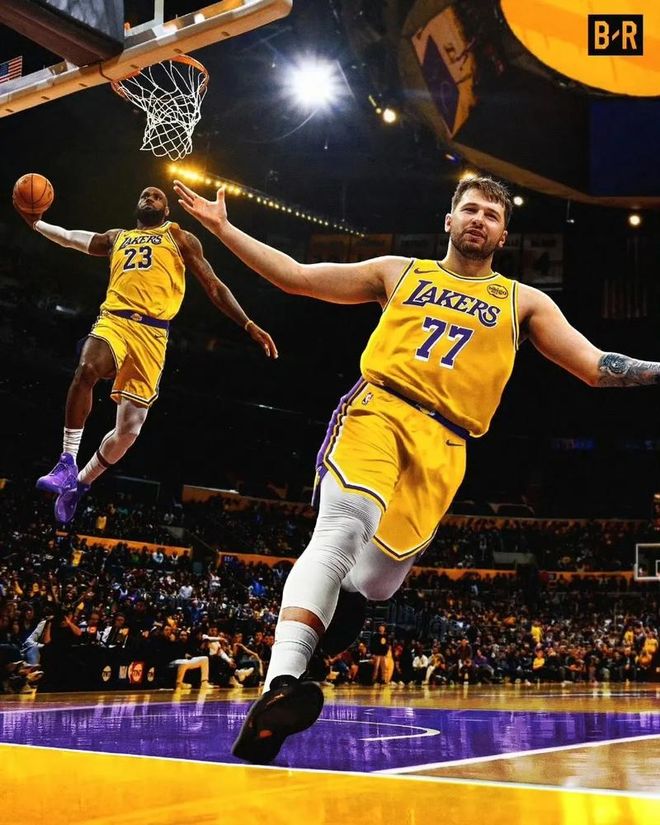 湖人双杀火箭 詹姆斯东契奇联手制胜 湖人稳居西