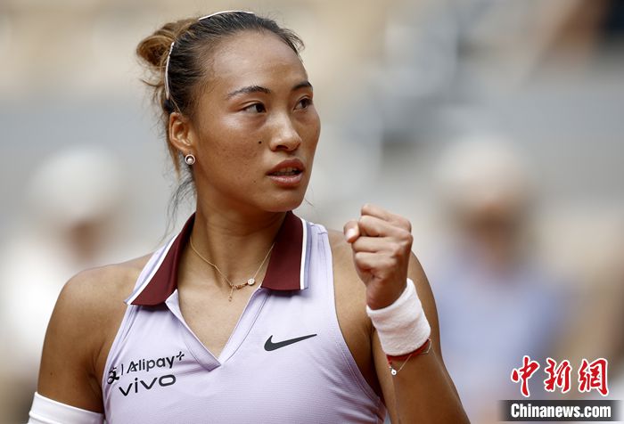 郑钦文不敌萨巴伦卡无缘法网四强 仍创个人法网