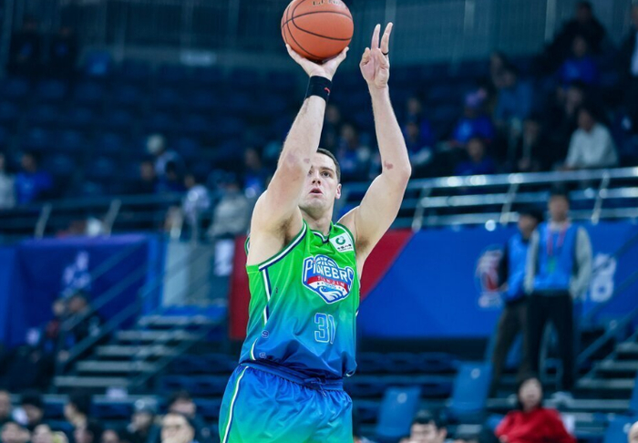 新疆客场惜败天津 林庭谦助攻数升至历史第三十