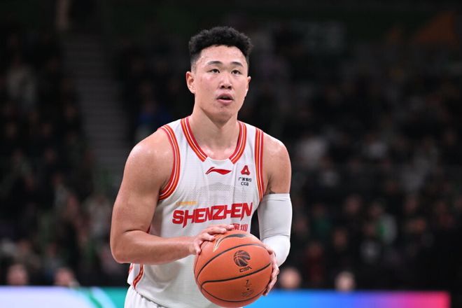 深圳双杀四川豪取13连胜反超联赛前三