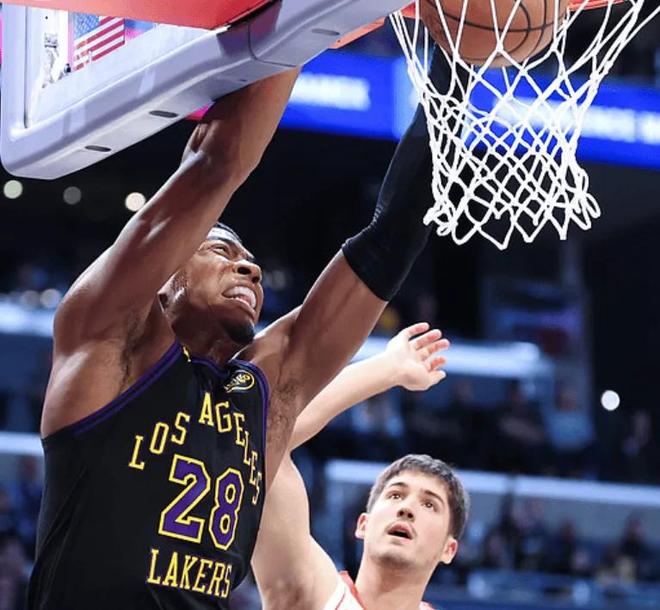 湖人双杀火箭夺系列赛先机 斯玛特肯纳德爆发成